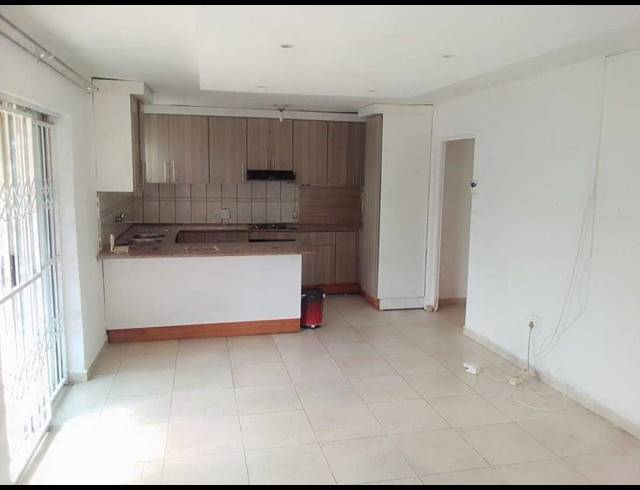 2 BEDROOM PROPERTY TO RENT IN NEWLANDS WEST